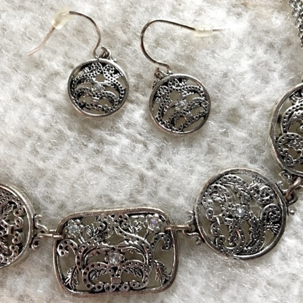 Avon Vintage Antique Texture Necklace Earrings Set